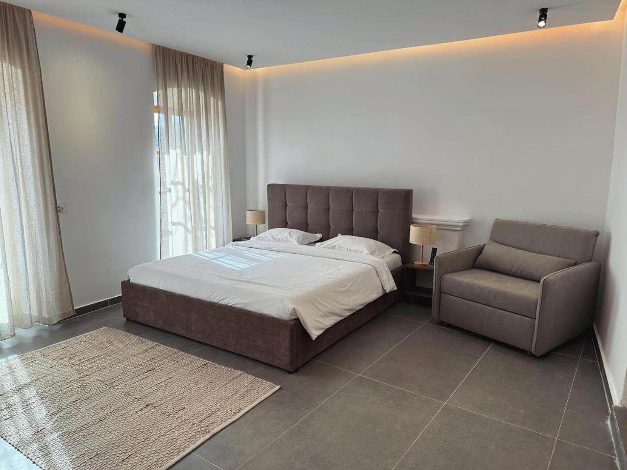 Lion'S Villa Vlore Exterior photo