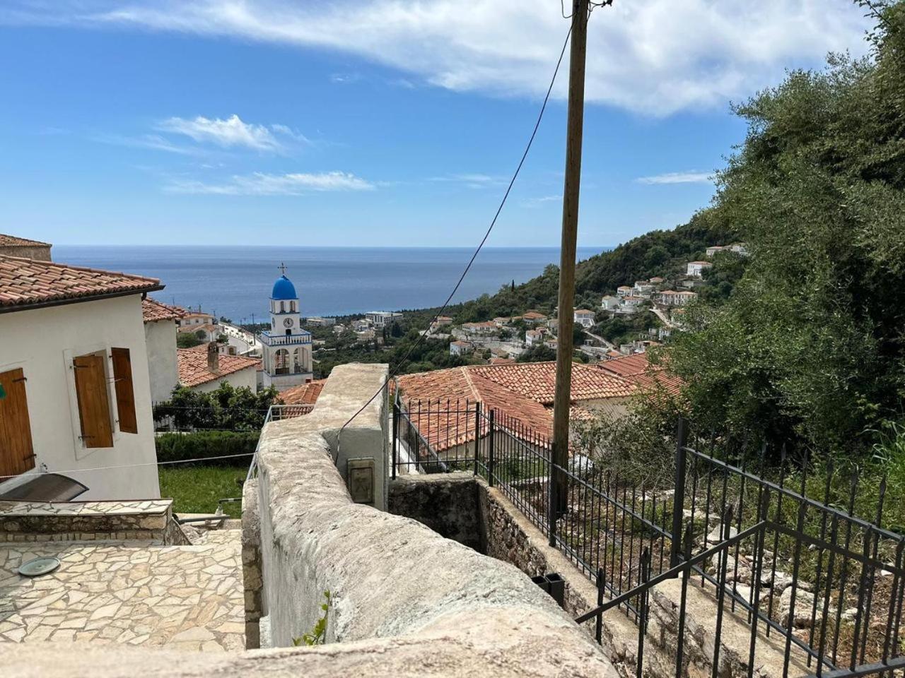 Lion'S Villa Vlore Exterior photo