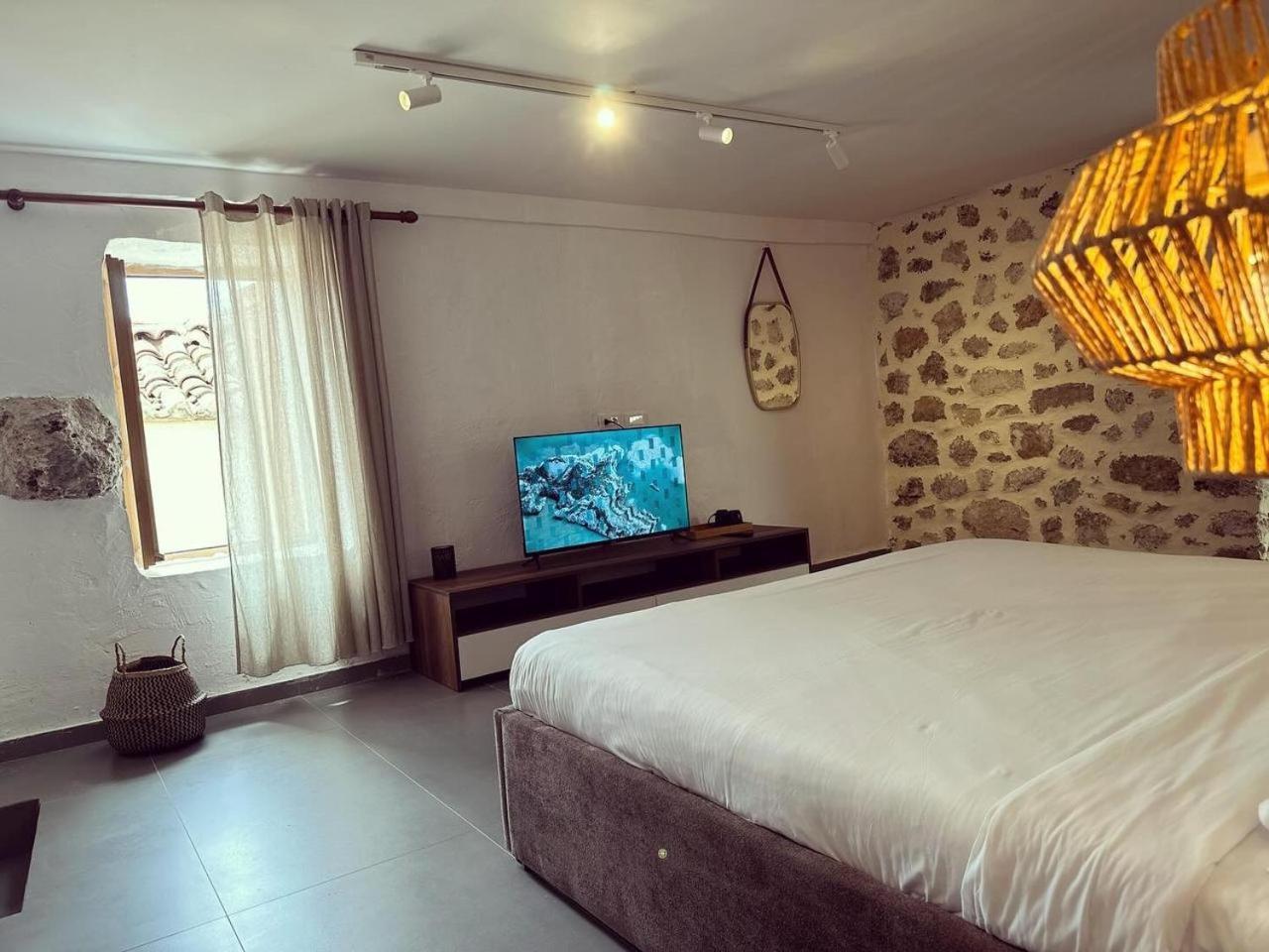 Lion'S Villa Vlore Exterior photo