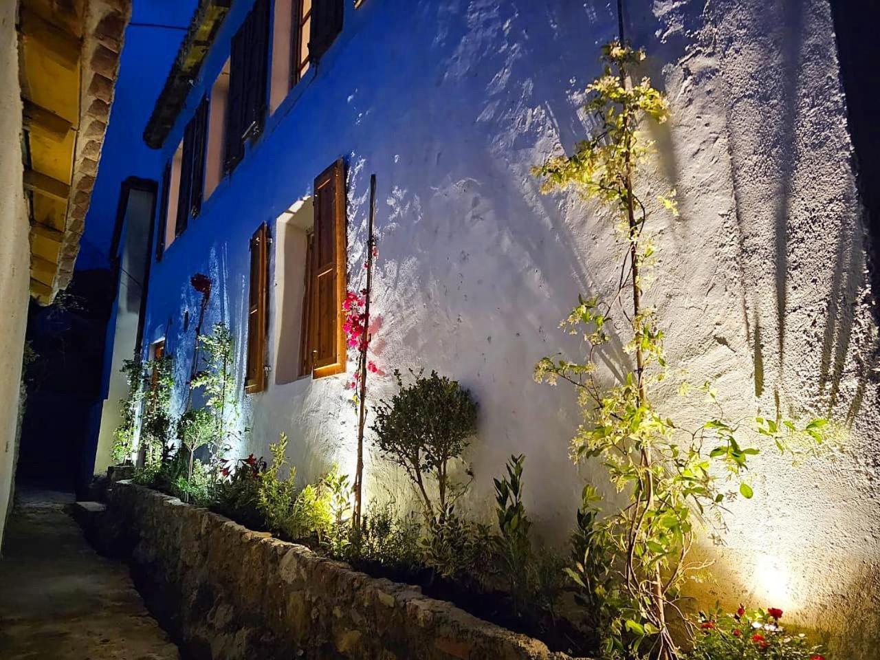 Lion'S Villa Vlore Exterior photo