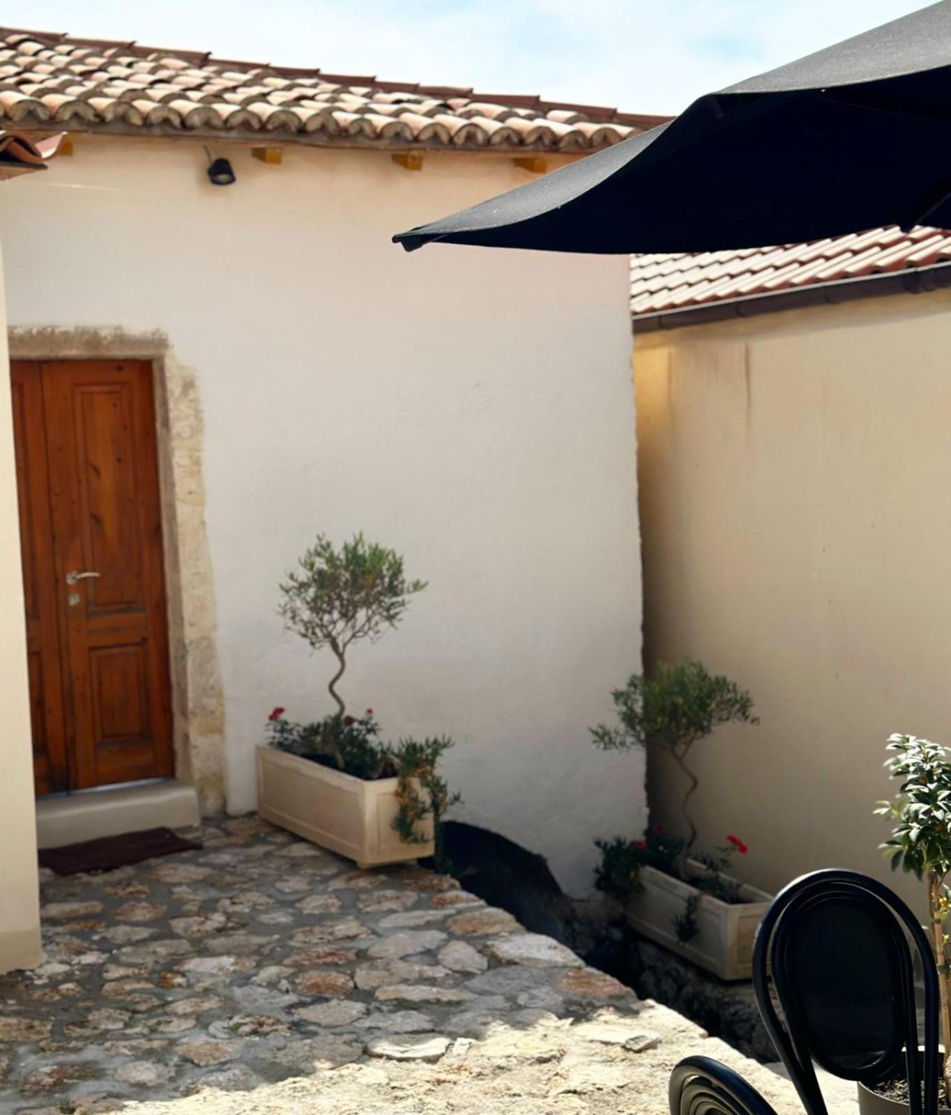 Lion'S Villa Vlore Exterior photo